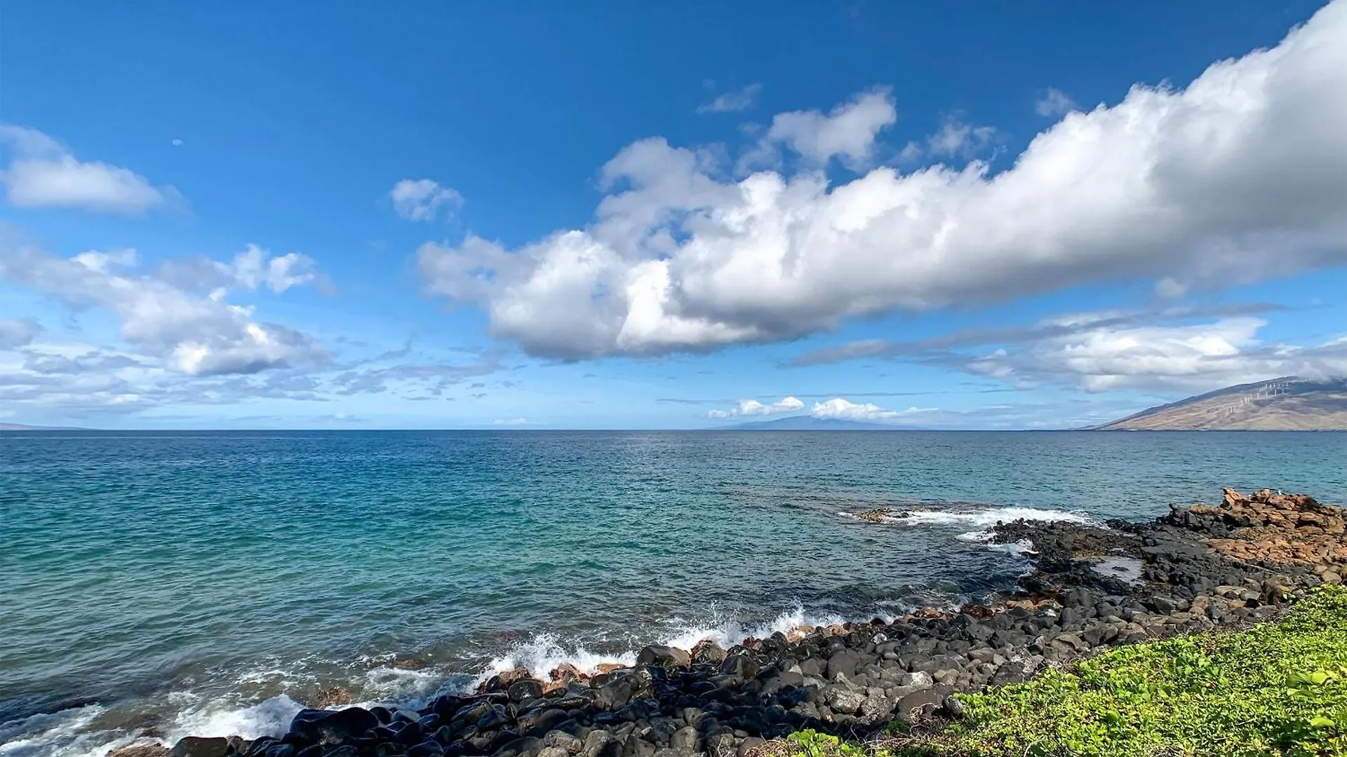 Kamaole Nalu 301 - Stunning Ocean Views, Renovated Villa Kihei